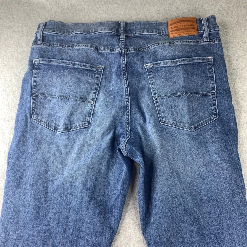 Lucky Brand Jeans Mens 38x30 Blue Straight Leg Medium Wash Denim Pants